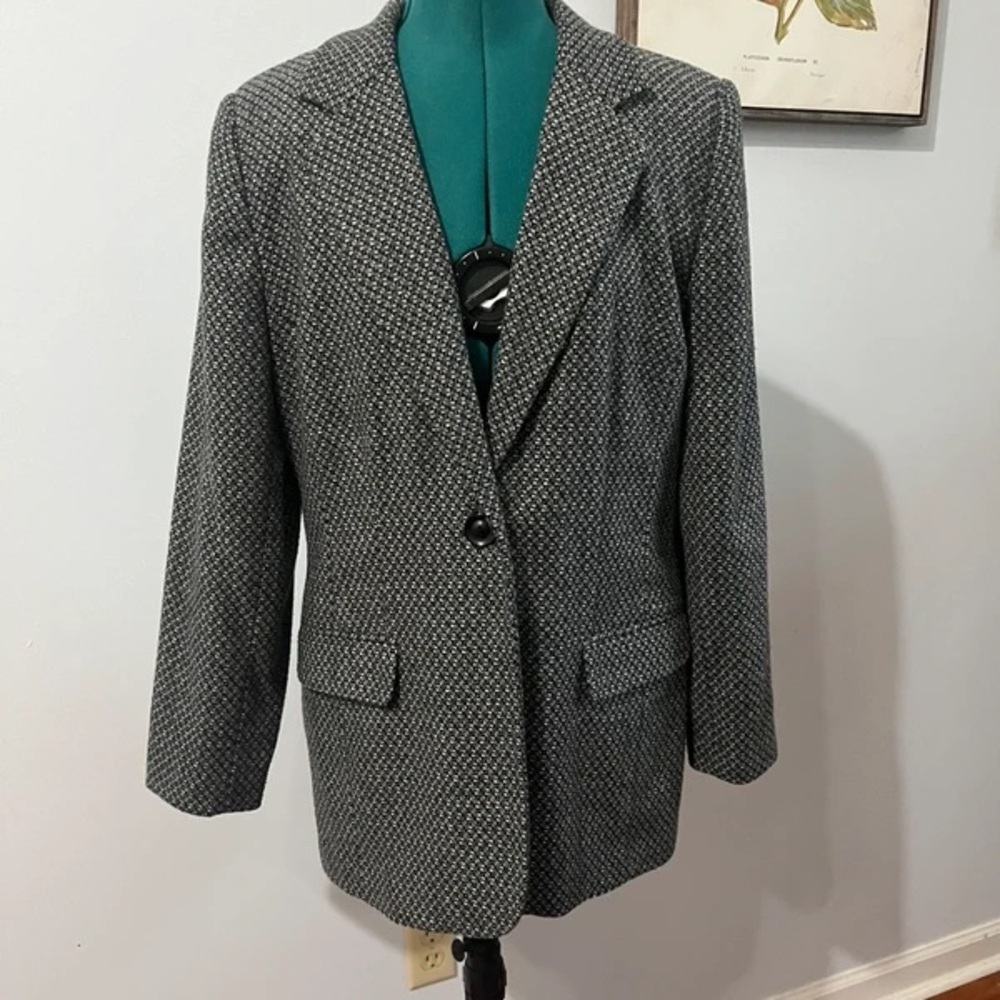 Sag Harbor Monochrome Textured Blazer
